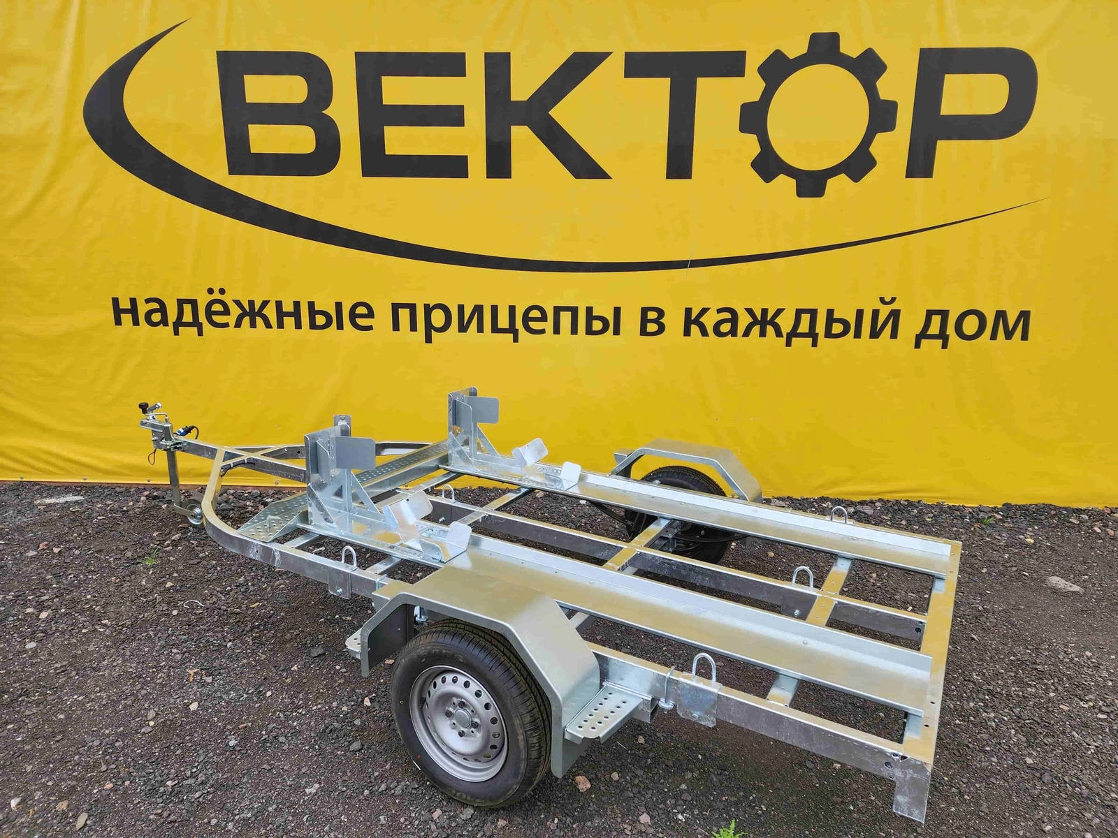 Одноосный прицеп специального назначения без тормоза ЛАВ 81012 Мото R13 Одноосный прицеп специального назначения без тормоза ЛАВ 81012 Мото R13