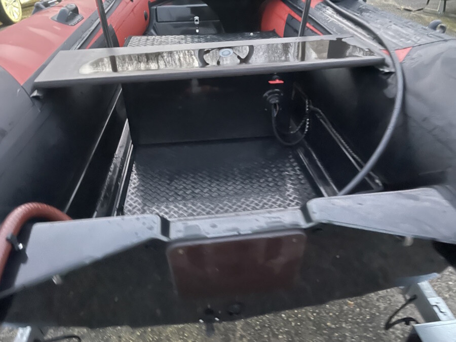 Лодка Navigator 380 R консоль дистанция Лодка Navigator 380 R консоль дистанция