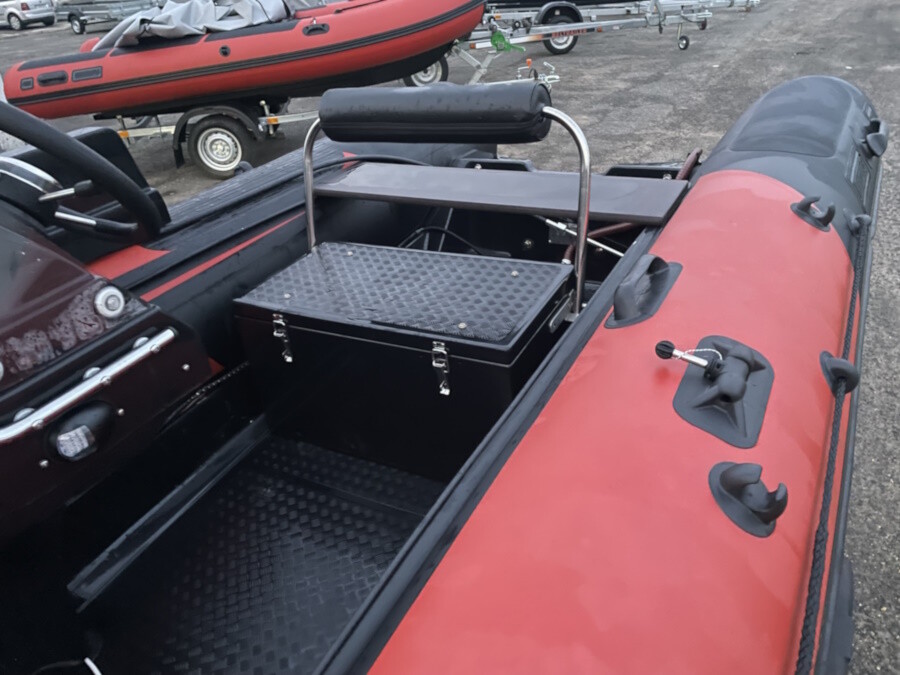 Лодка Navigator 380 R консоль дистанция Лодка Navigator 380 R консоль дистанция