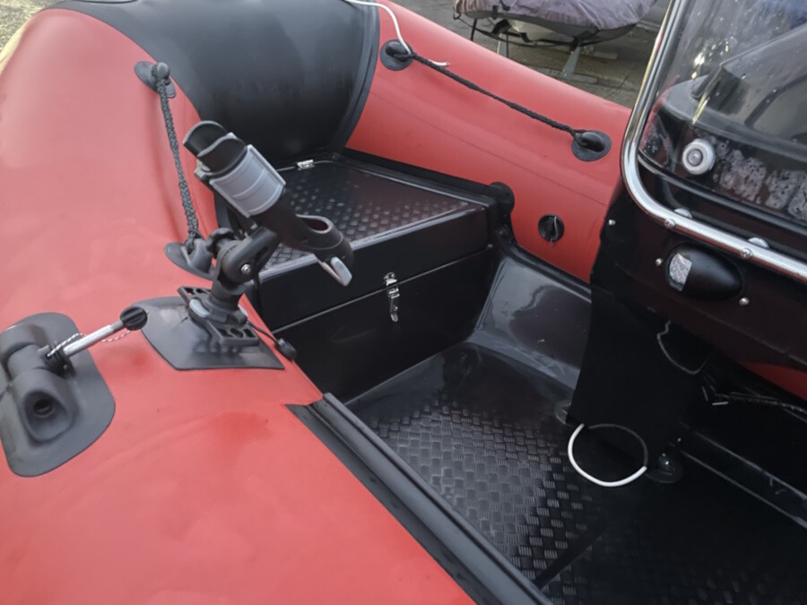 Лодка Navigator 380 R консоль дистанция Лодка Navigator 380 R консоль дистанция