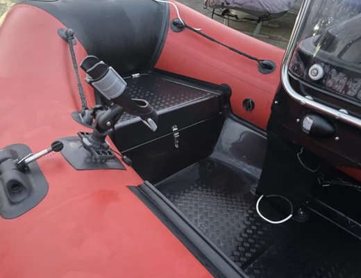 Лодка Navigator 380 R консоль дистанция Лодка Navigator 380 R консоль дистанция