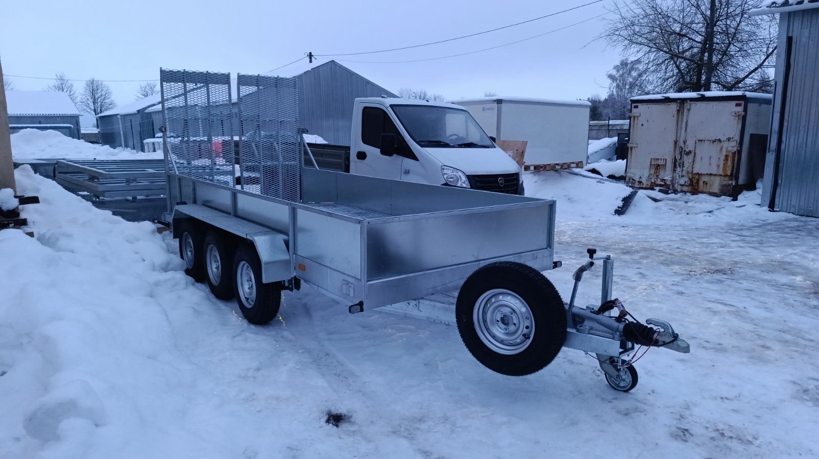 Прицеп для перевозки спецтехники, авто и грузов 3500 кг общей массы Прицеп для перевозки спецтехники, авто и грузов 3500 кг общей массы
